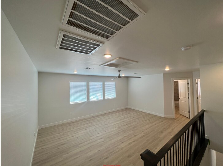 Building Photo - 1060 W Province Way