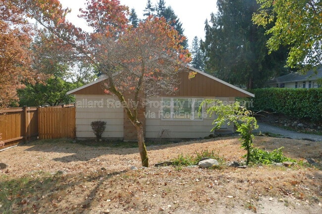 Building Photo - 2127 N 160th St