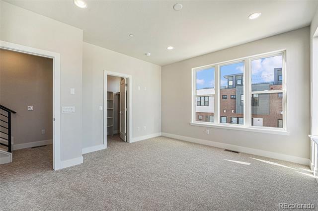 Building Photo - 2643 Nicholas Wy