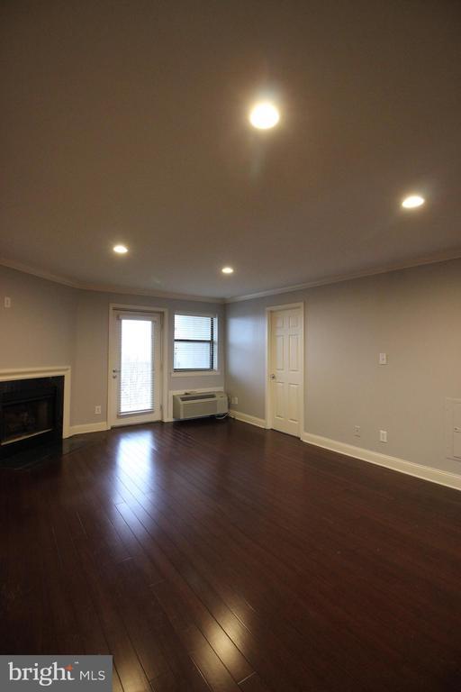 Building Photo - 3217 Wisconsin Ave