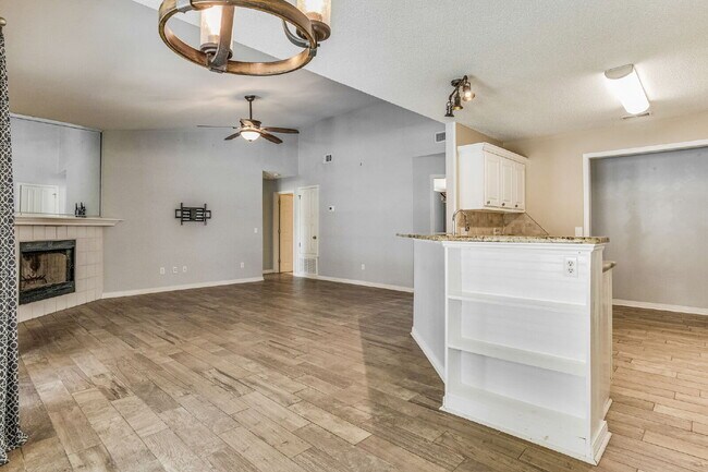 Building Photo - Welcome to your dream home! This stunning ...