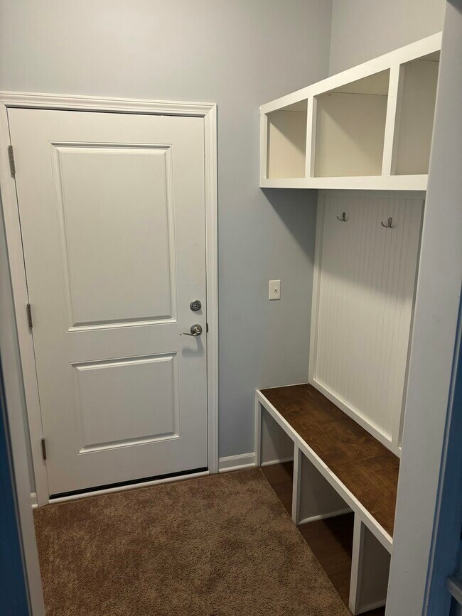 Building Photo - 2142 Hidden Ridge Dr