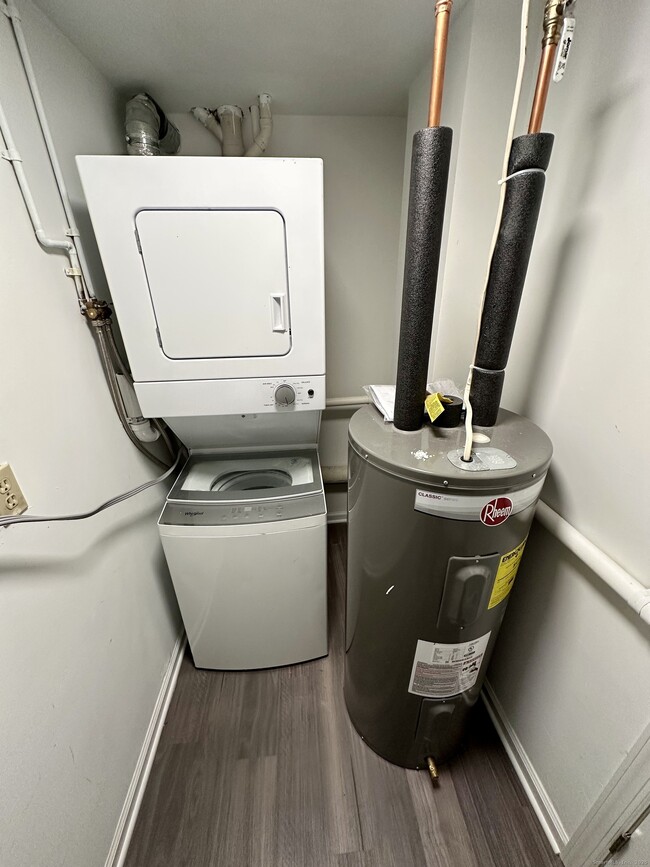 Building Photo - 10 Haviland St