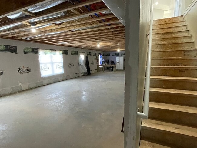 Building Photo - Built in 2020! 3 Bed 2 Bath w/ FENCE and UF Walk Out Basement