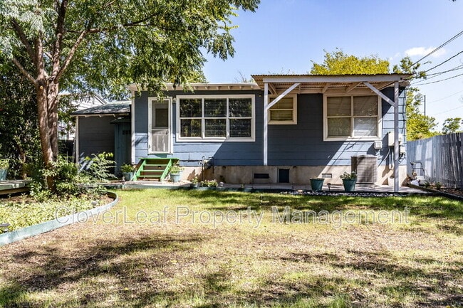 Building Photo - 210 Harwood Dr