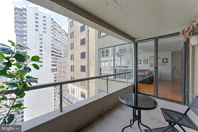 Building Photo - 224 W Rittenhouse Square