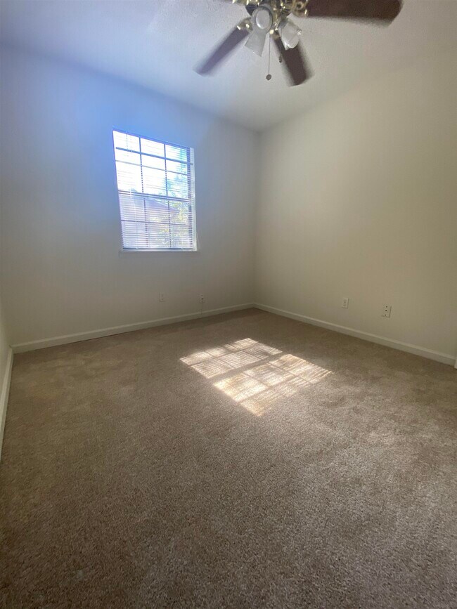 Building Photo - 3701 Donovan Dr