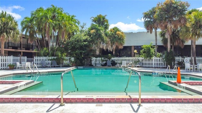 Building Photo - 7900 S Orange Blossom Trail