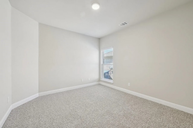 Building Photo - 1033 Nighthawk Trl