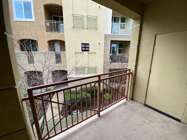 Building Photo - 3 Bed 2 Bath Condo W/ Garage In San Ramon
