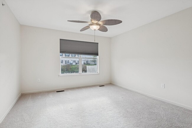 Building Photo - 37 Weatherby Ln