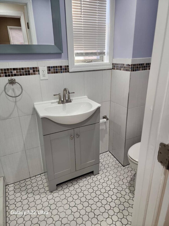 Building Photo - 241-05 Mayda Rd