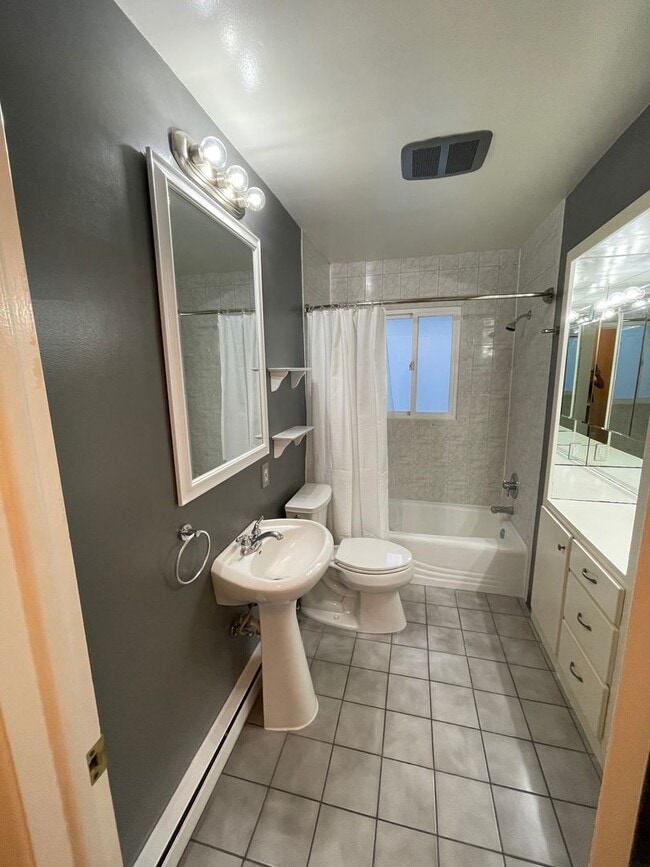 Building Photo - Johnson Duplex Apartments