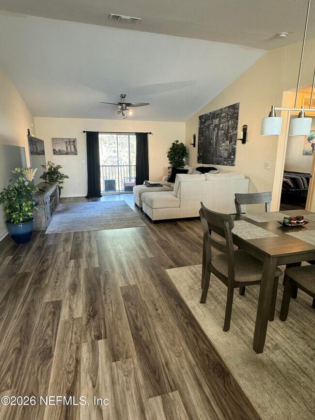 Building Photo - 10200 Belle Rive Blvd