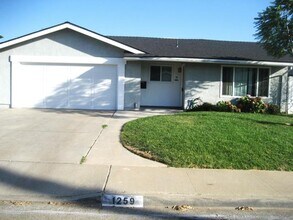 Building Photo - 1259 Siggson Ave