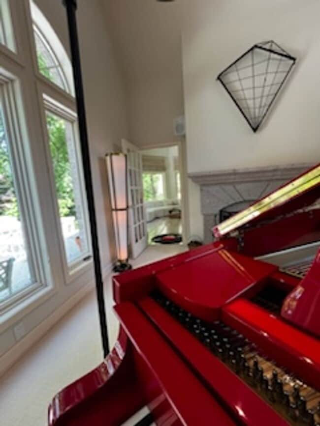 Building Photo - Stunning Custom Built Home with ALL Utilities Included!!