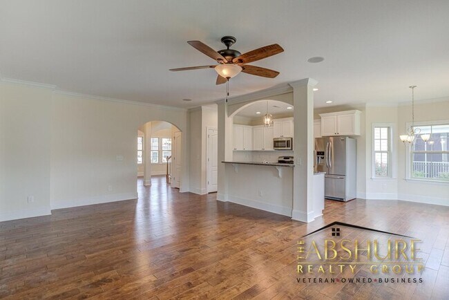 Building Photo - 112 Cahors Trail