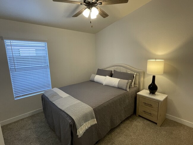 Bedroom 2 (Queen) - 1882 W Springfield Way