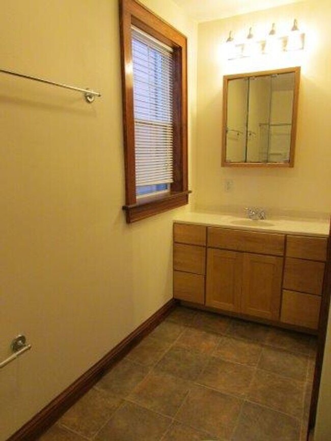 Building Photo - 1129 Williamson St