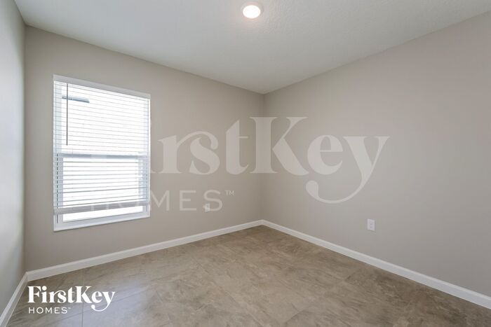 Building Photo - 619 Lindbergh Wy