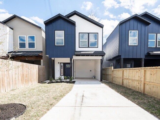 Primary Photo - 5704 Elysian St