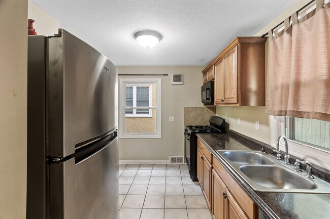 Building Photo - 4416 Lyndale Ave S