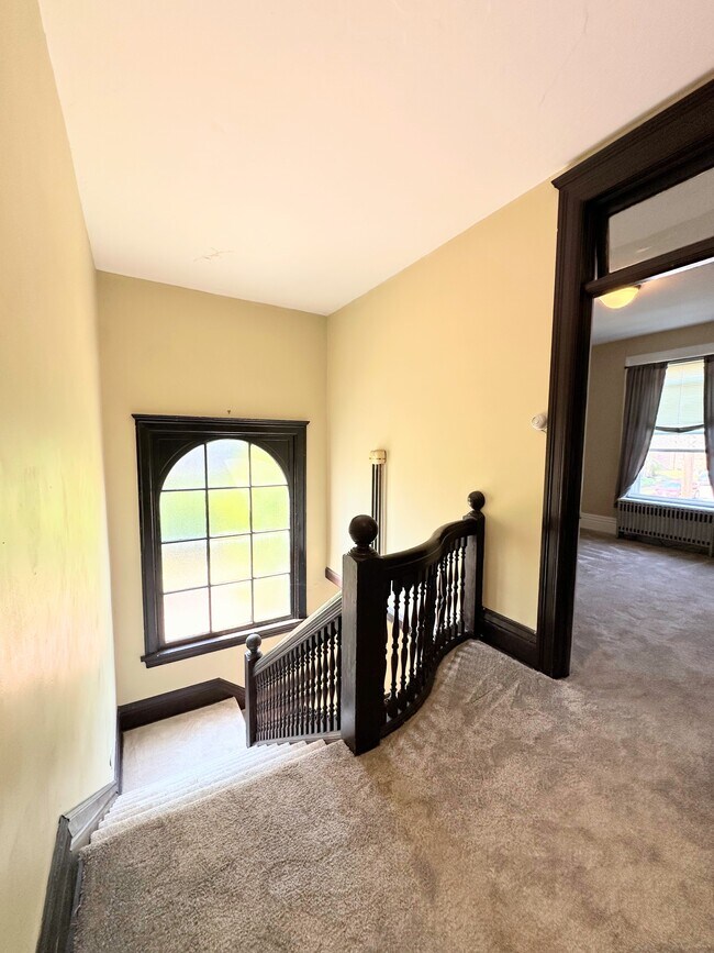 Building Photo - 833 S Trenton Ave