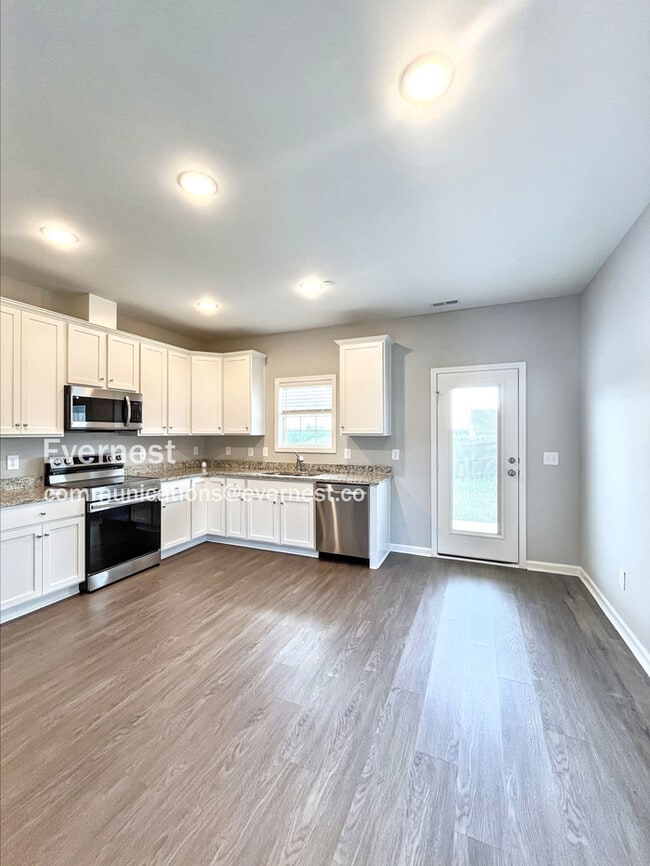 Building Photo - 1409 Pipeline Ave