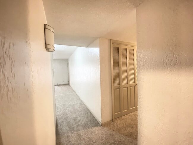 Building Photo - 4433 N Stanton St