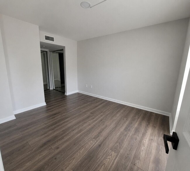 Building Photo - 1522 SE Royal Green Cir