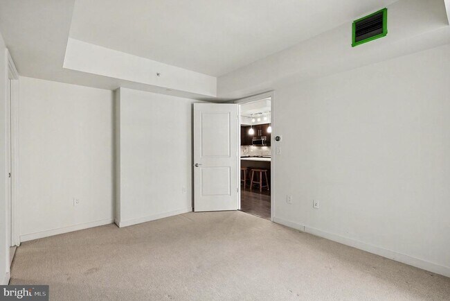 Building Photo - 1025 1st St SE