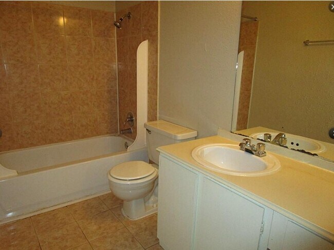 Building Photo - 2200 Cypress Landing Rd