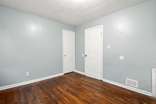 Building Photo - 1306 E 18th Ave