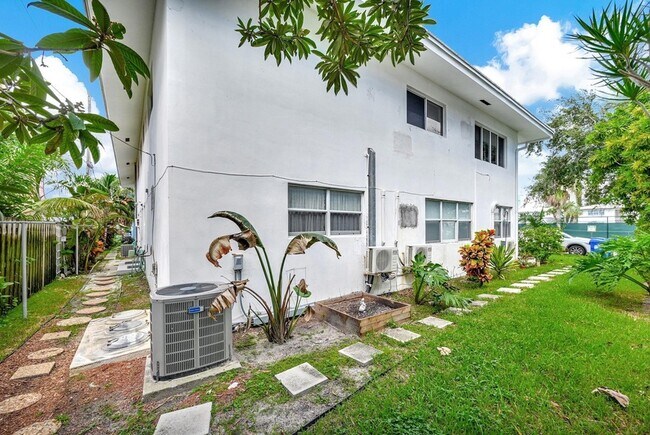 Building Photo - 3208 Colony Club Rd