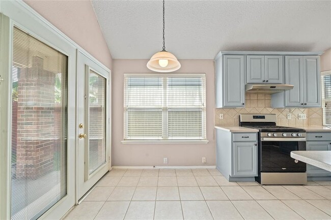 Building Photo - 11843 Leaf Oak Dr
