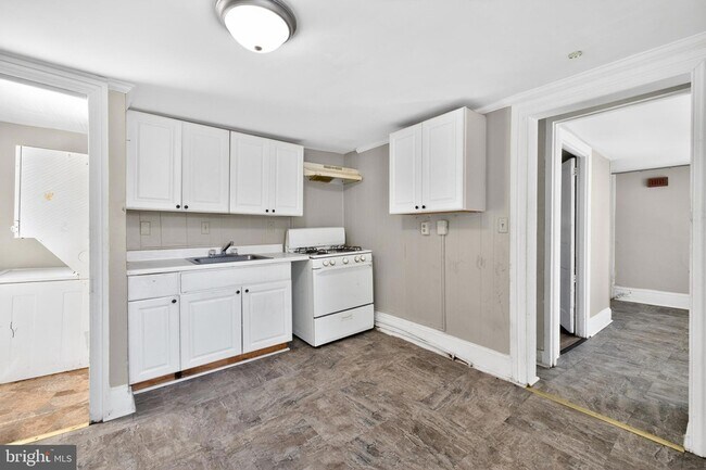 Building Photo - 40 S Governors Ave