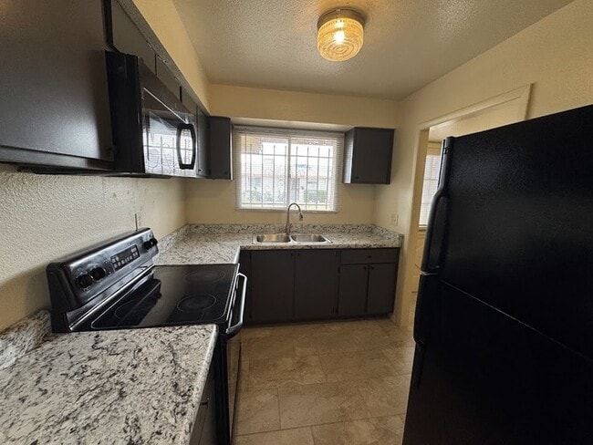 Building Photo - 7125 W Mariposa St