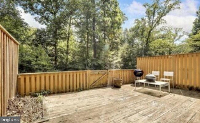 Building Photo - 1415 Greenmont Ct
