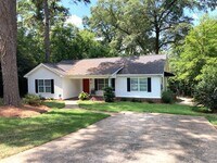 Building Photo - Charming 3 bed, 3 bath Home in Prime Augus...