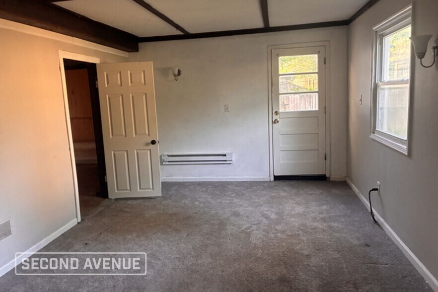 Building Photo - 1 Rosehaven Dr