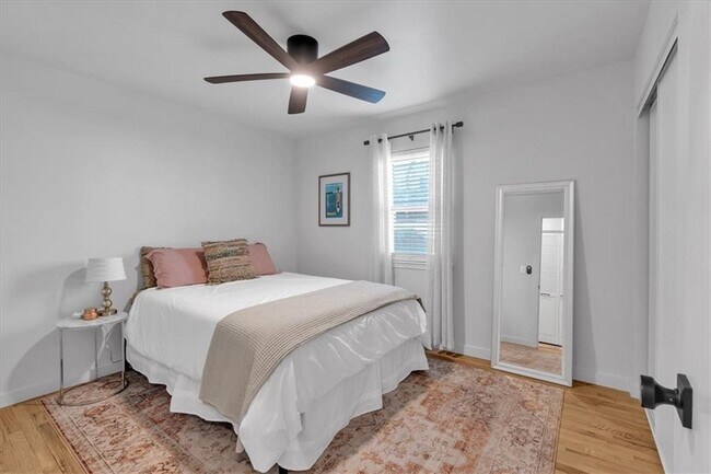 Building Photo - 1520 Foote St NE