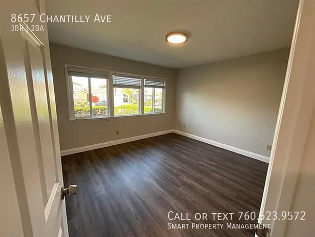 Building Photo - 8657 Chantilly Ave