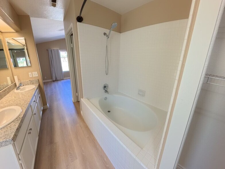 Building Photo - 30288 Mersey Ct