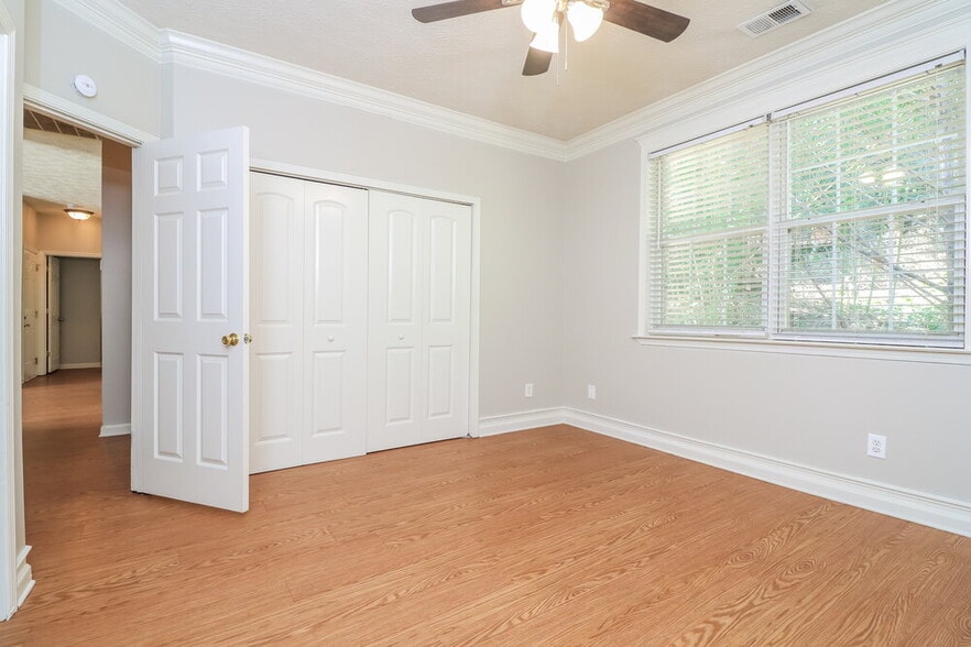 Building Photo - 186 Windcroft Ct NW