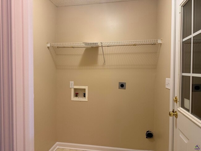 Building Photo - 510 Clover Trail