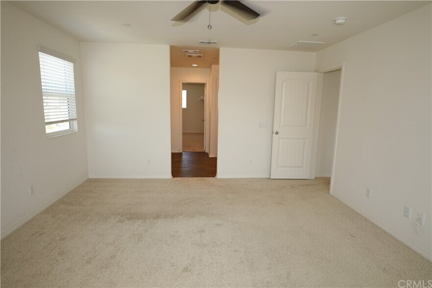Building Photo - 1006 Peach Grv