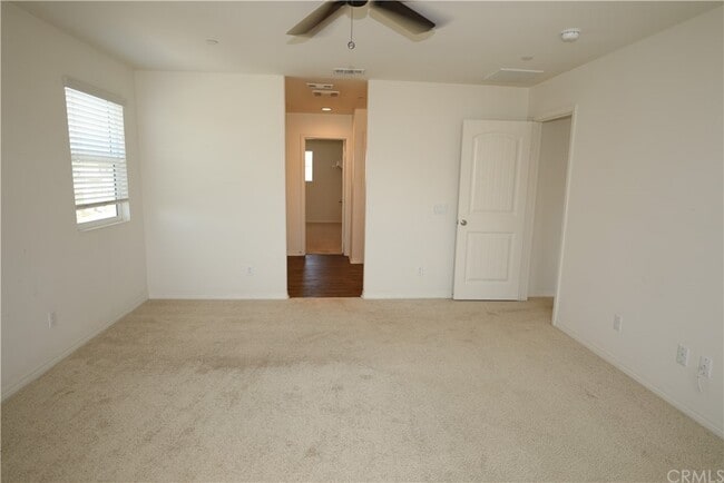 Building Photo - 1006 Peach Grv