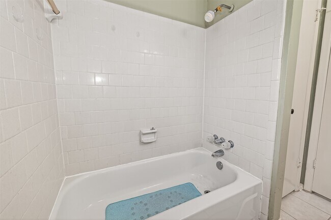 Building Photo - 6630 Harpers Dr