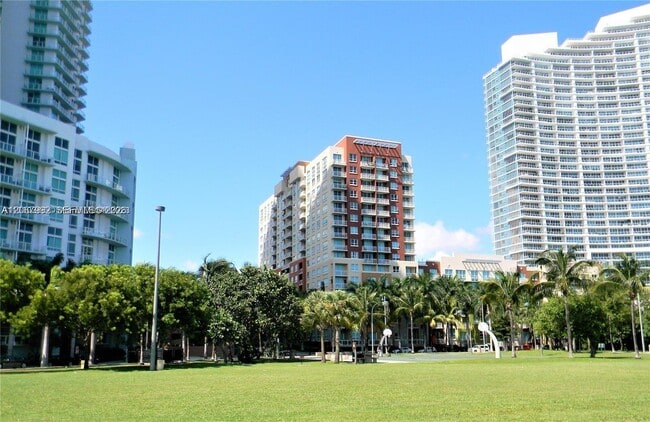 Building Photo - 2001 Biscayne Blvd
