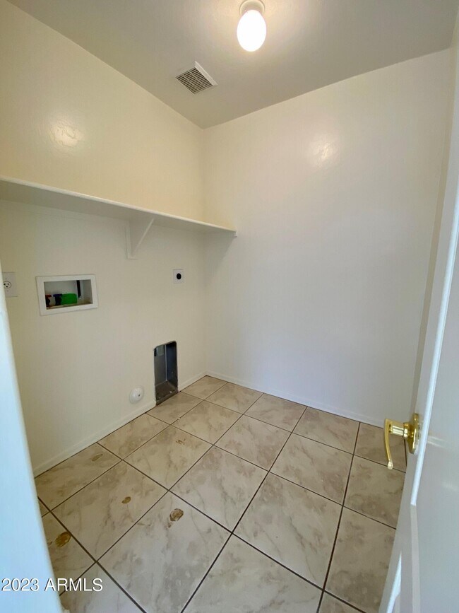 Building Photo - 16444 N 172nd Ln